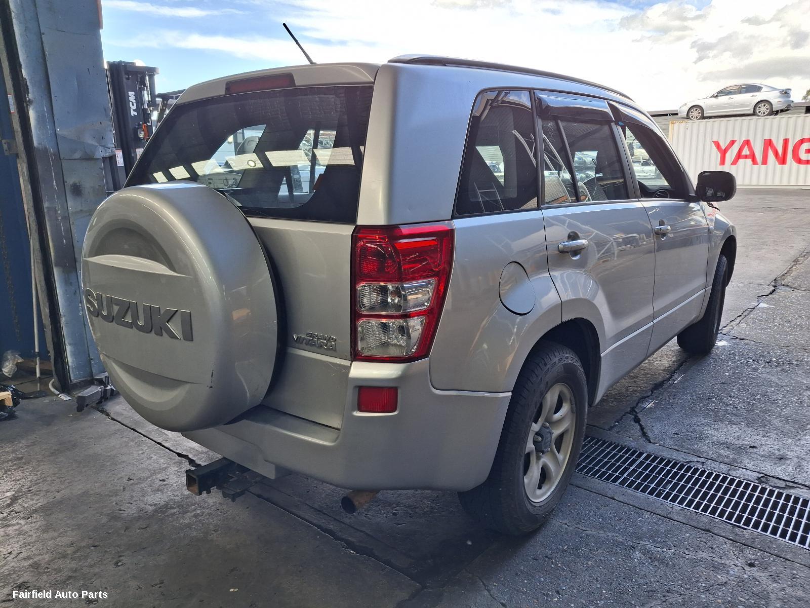 2010 Suzuki Vitara Left Taillight