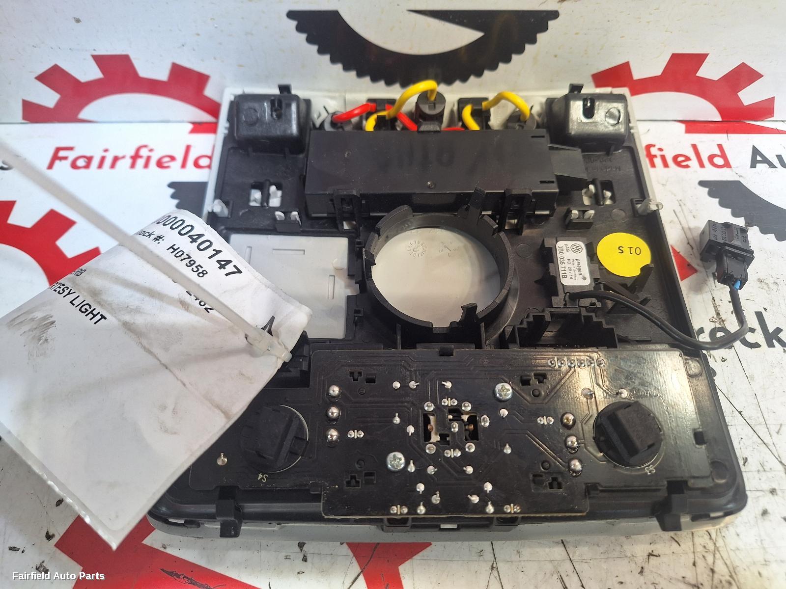 2009-2015 Skoda Superb Courtesy Light