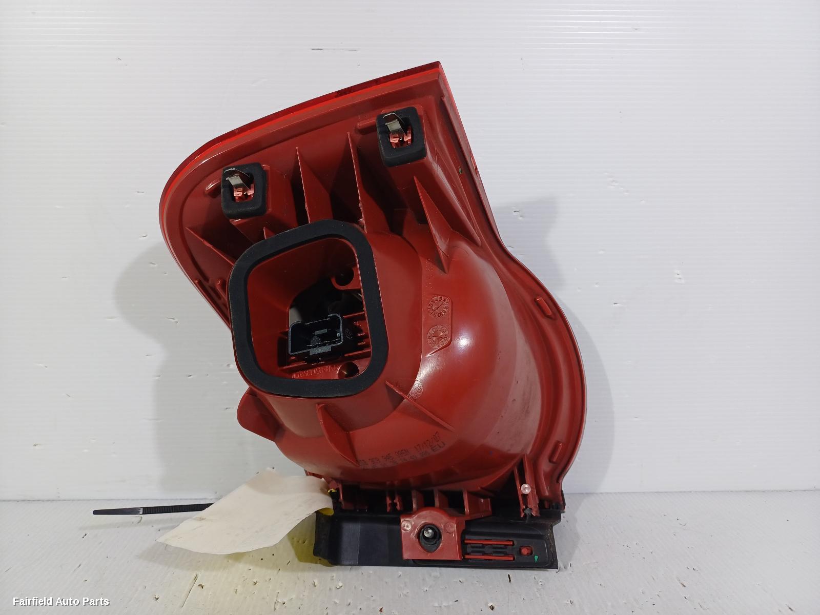 2006-2010 Volkswagen Passat Left Taillight