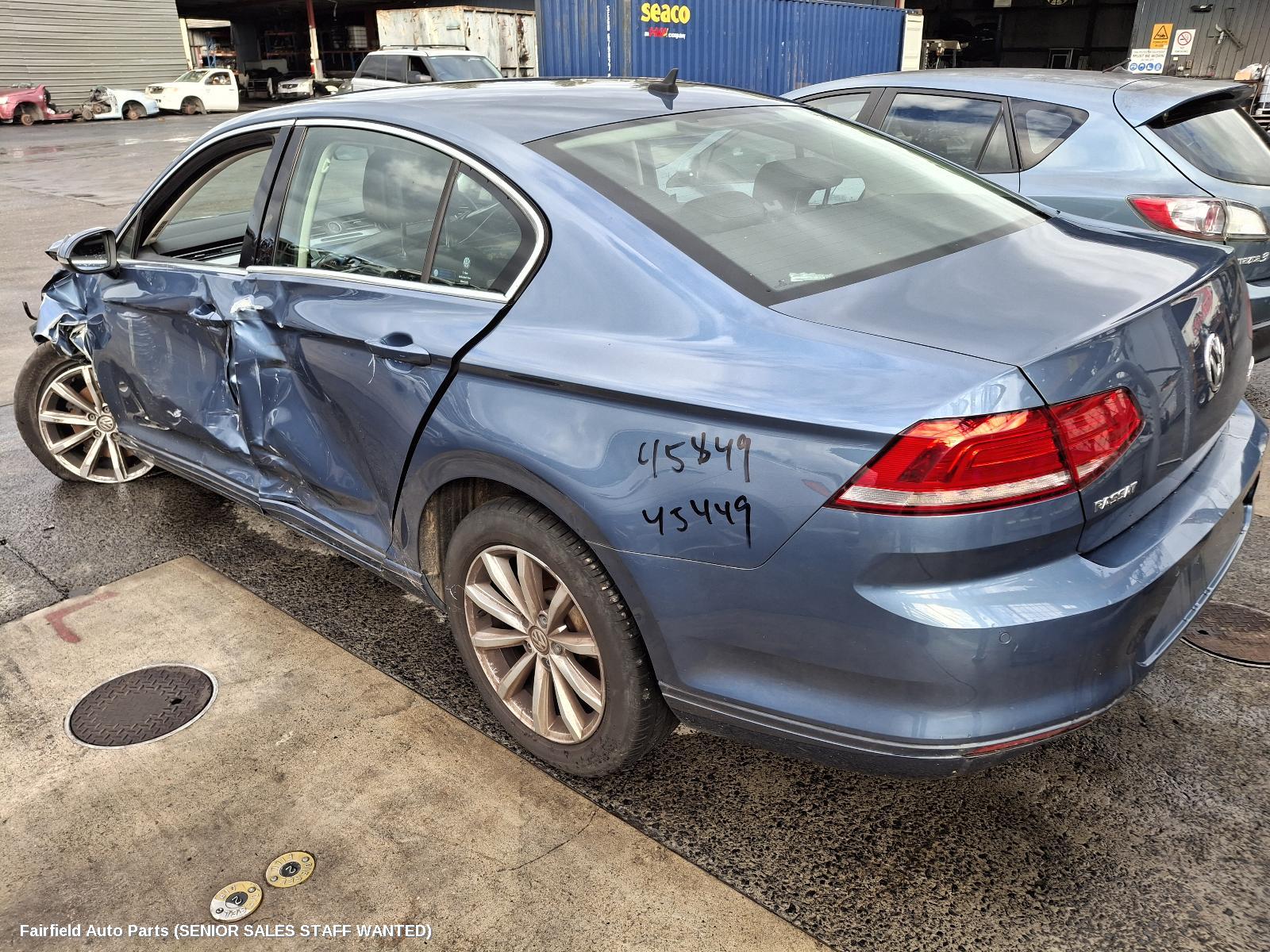 2017 Volkswagen Passat Right Rear Door Sliding