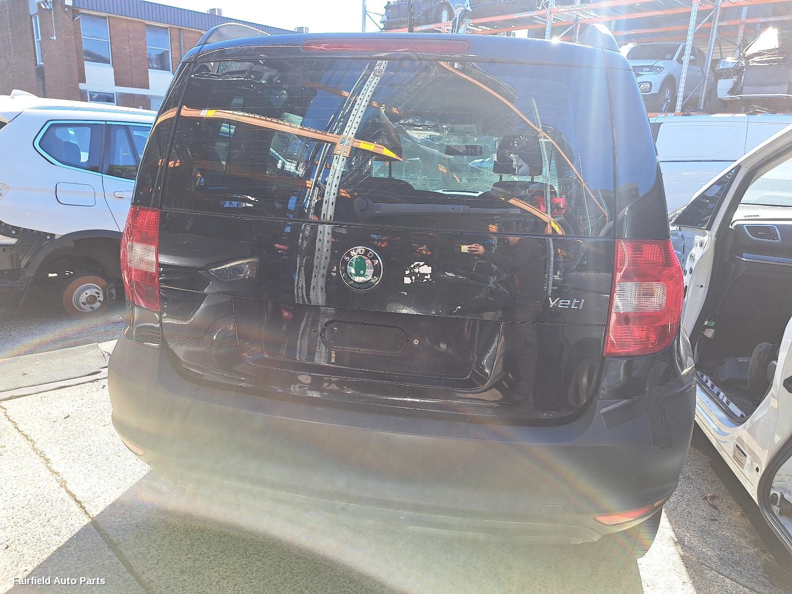 2013 Skoda Yeti Right Rear Door Sliding