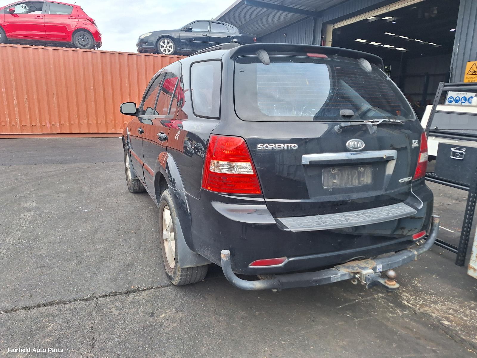 2007 Kia Sorento Left Rear Door Sliding