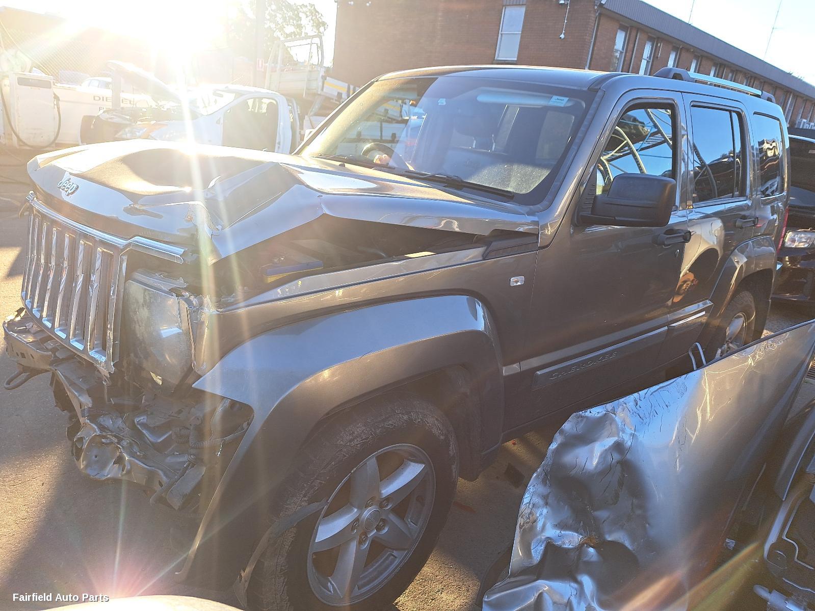 2012 Jeep Cherokee Right Front Door