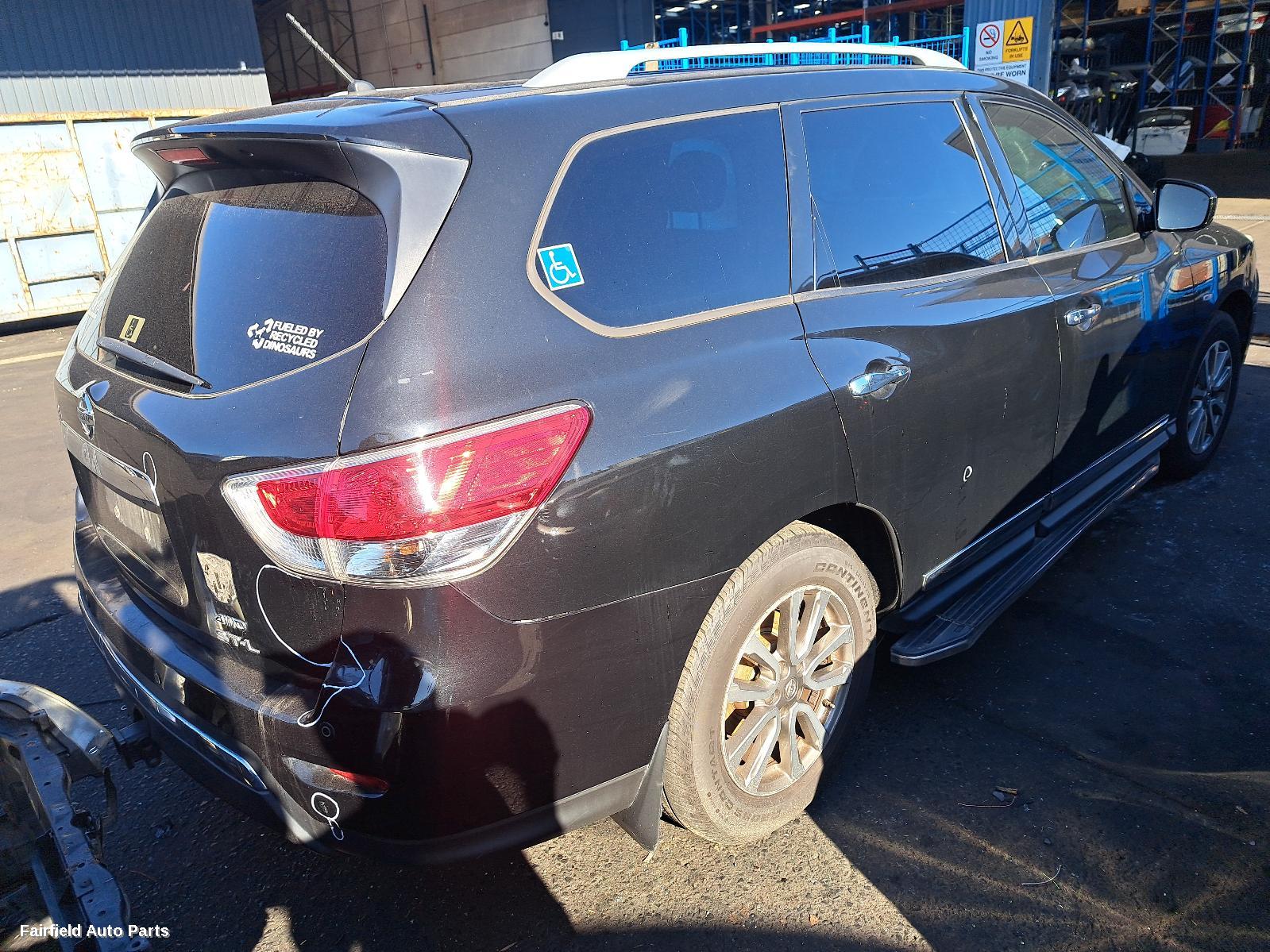 2015 Nissan Pathfinder Left Front Door