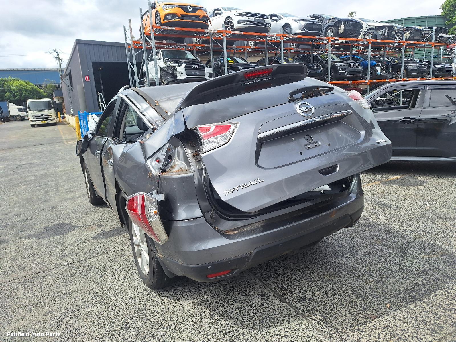 2014-2017 Nissan Xtrail Rear Garnish