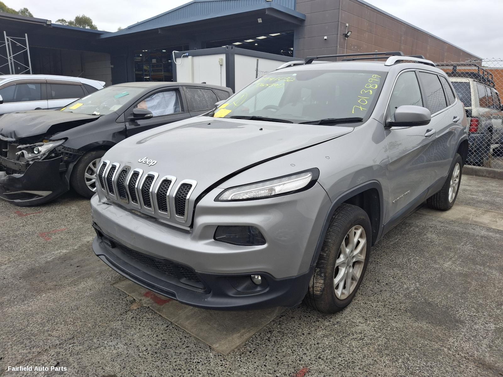 2017 Jeep Cherokee Left Front Door