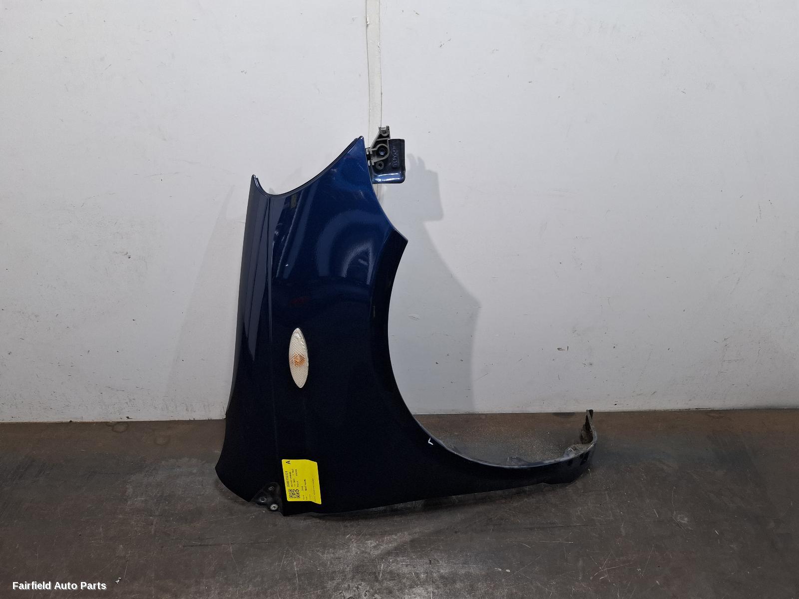 1999-2005 Toyota Echo Right Guard