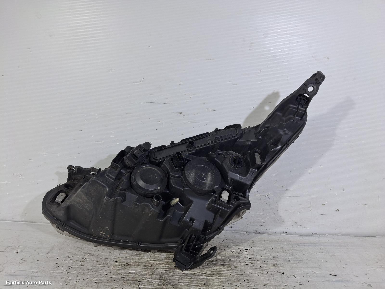 2012-2015 Peugeot 208 Right Headlamp