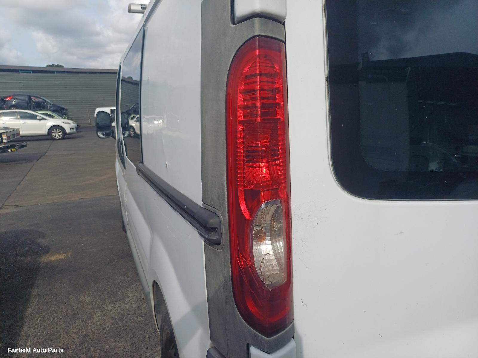 2014 Renault Trafic Left Front Door