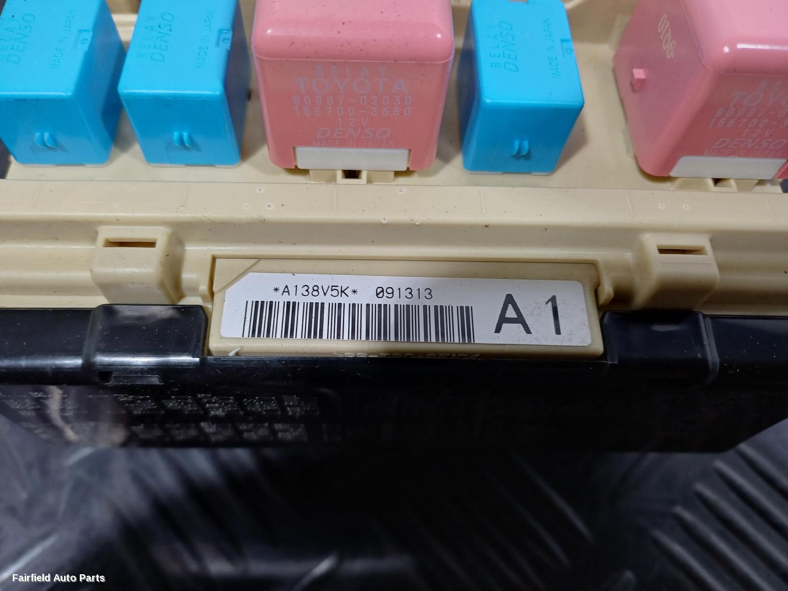 2007-2014 Toyota Kluger Fuse Box