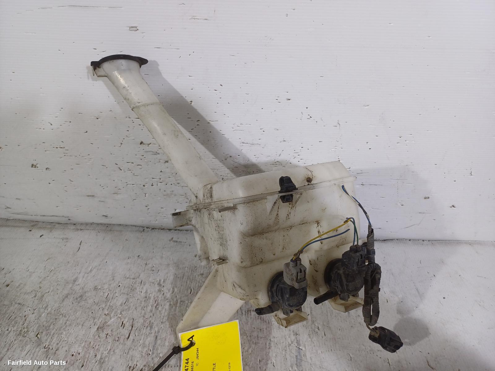 2011-2019 Toyota Yaris Washer Bottle