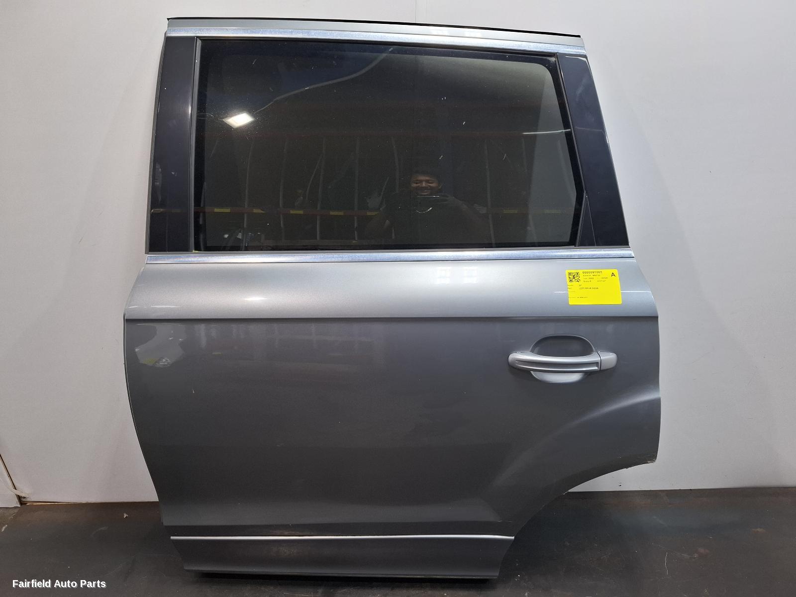 2006-2015 Audi Q7 Left Rear Door Sliding