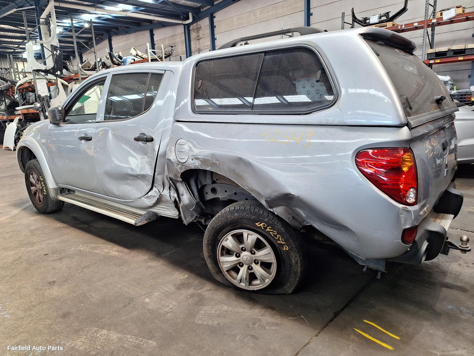 2015 Mitsubishi Triton Axle