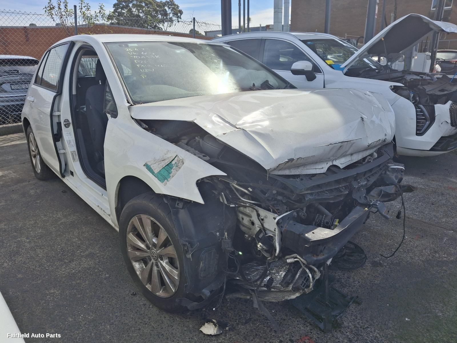 2015 Volkswagen Golf Right Taillight