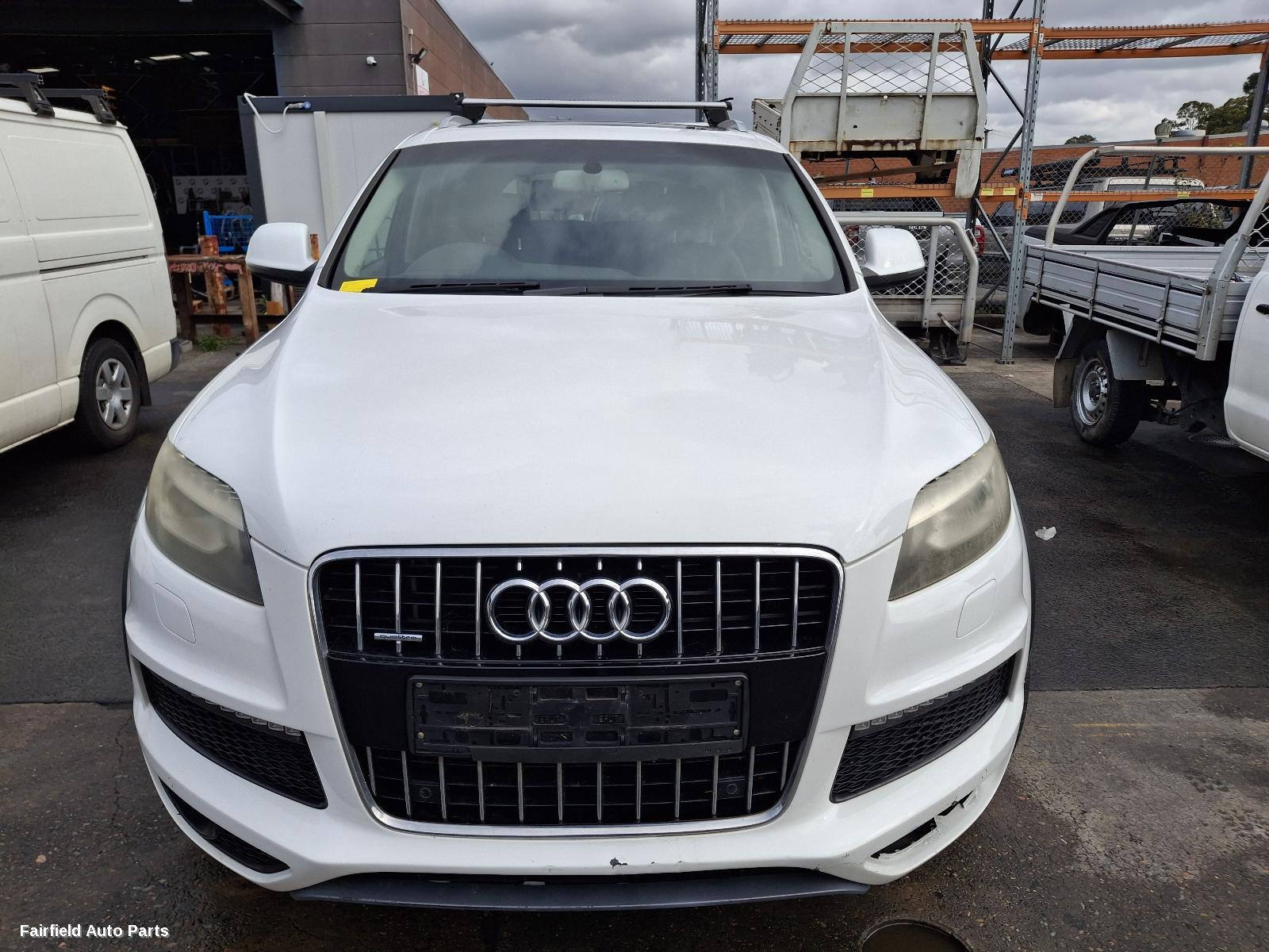 2012 Audi Q7 Left Taillight