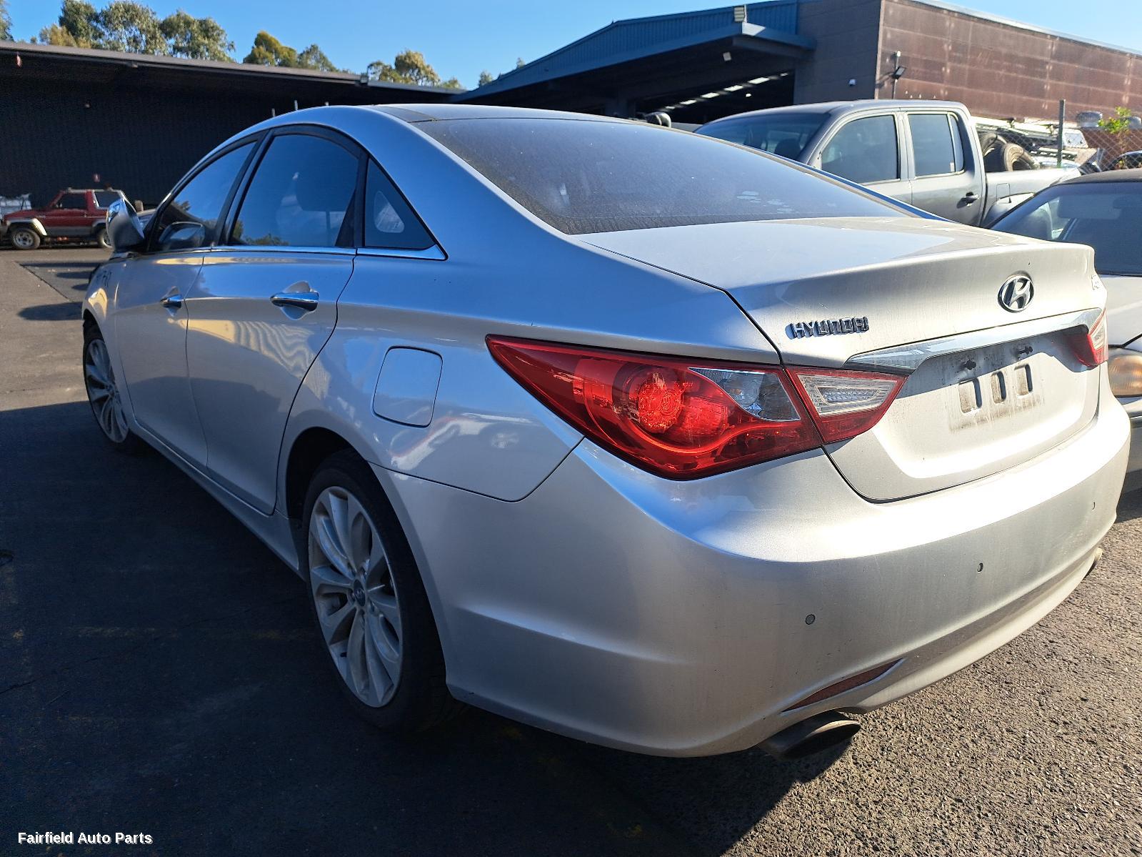 2010 Hyundai I45 Left Taillight