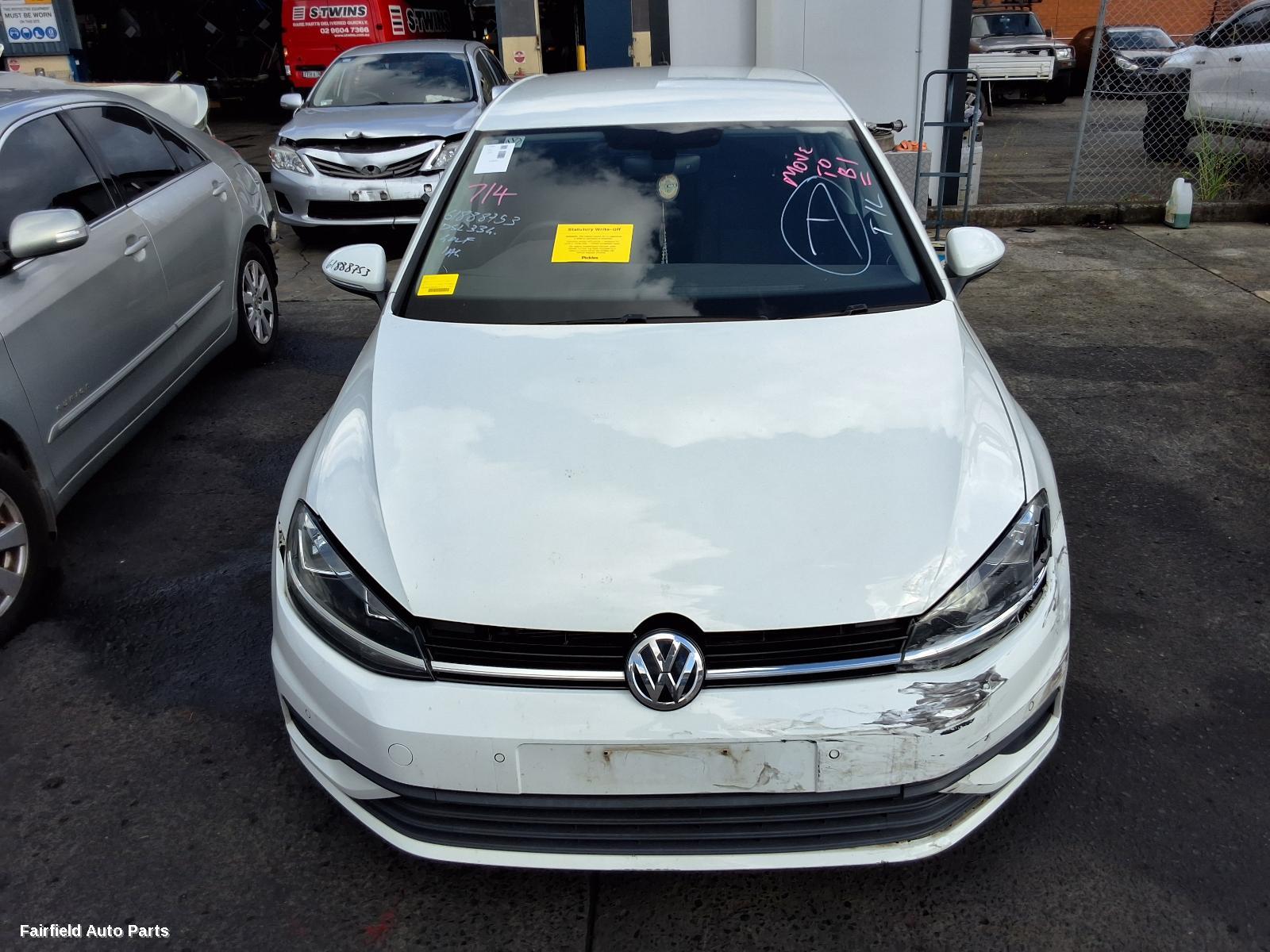 2017 Volkswagen Golf Left Taillight