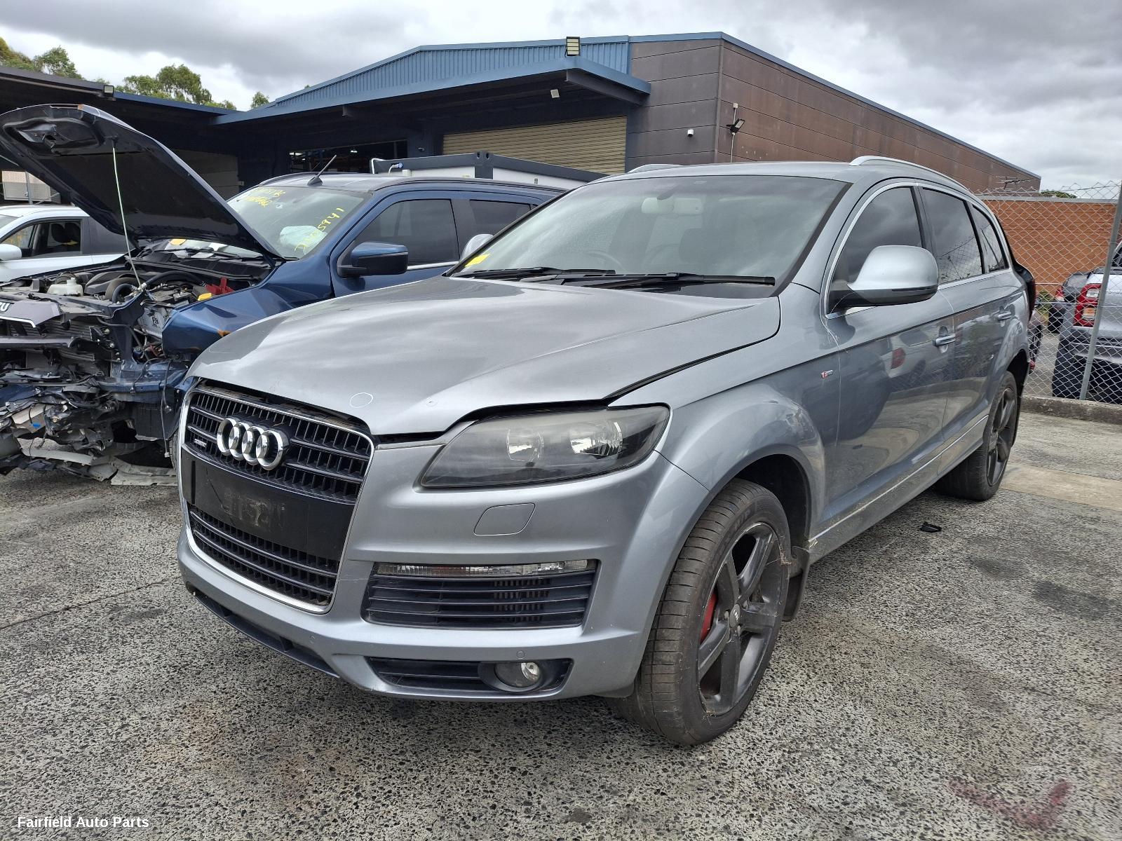 2008 Audi Q7 Left Headlamp
