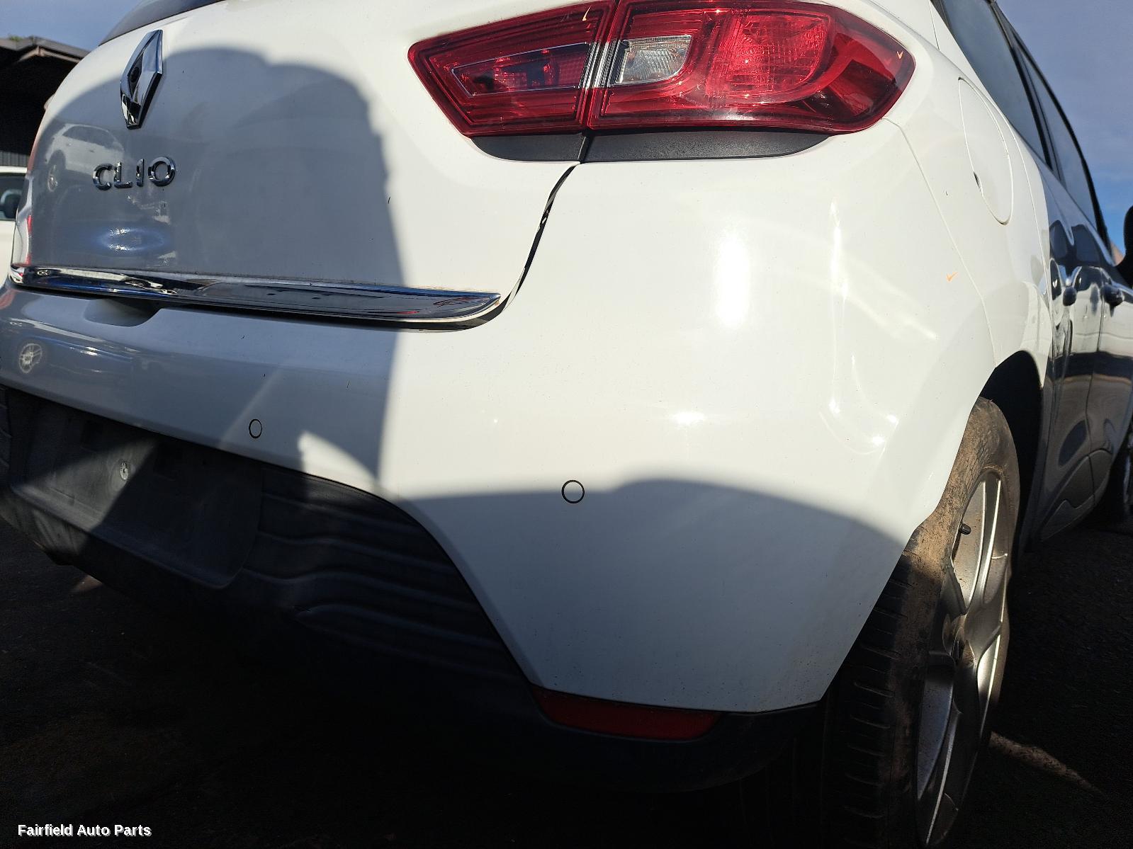 2017 Renault Clio Left Door Mirror