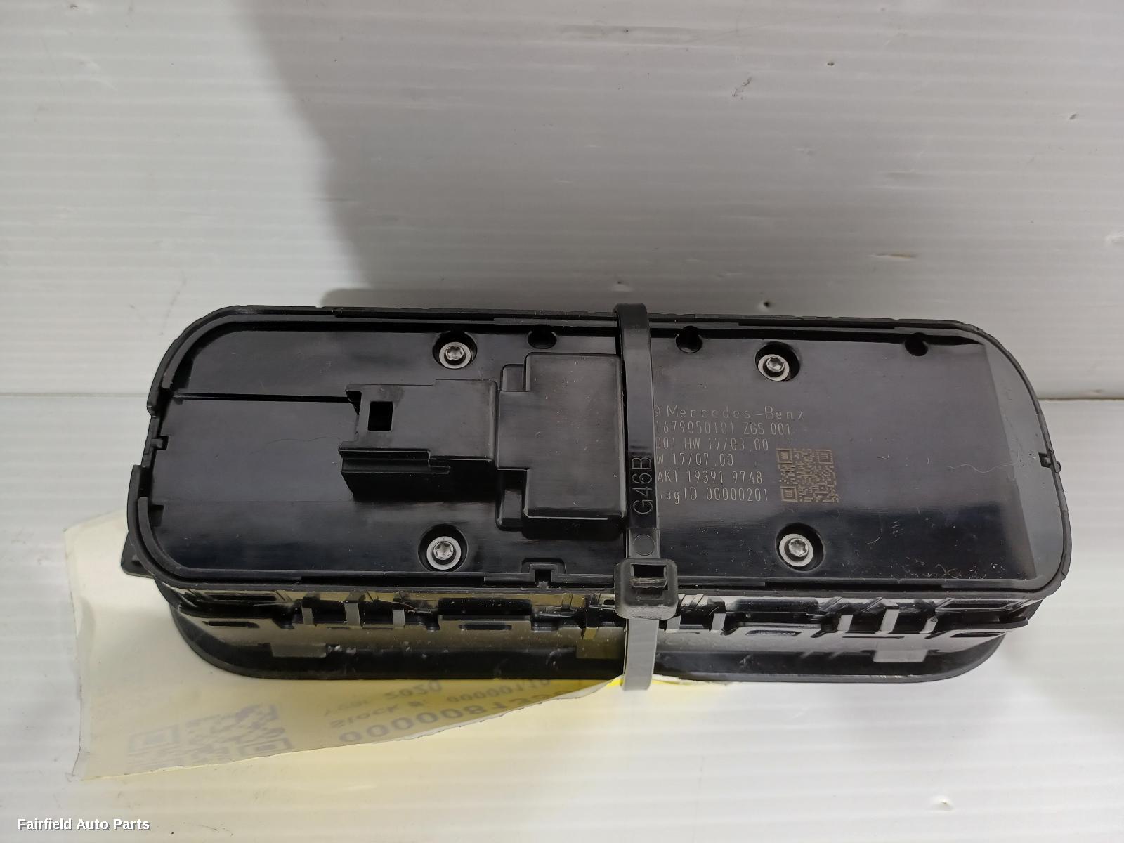 2019-2025 Mercedes Cla Class Pwr Dr Wind Switch