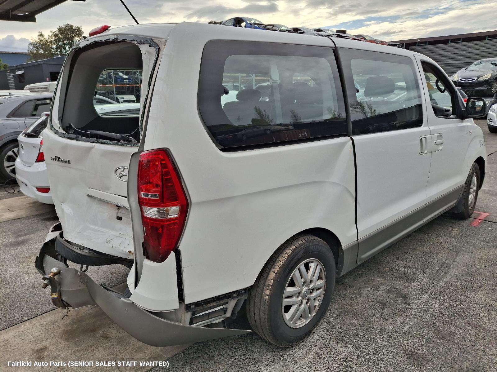 2016 Hyundai Iload/imax Grille