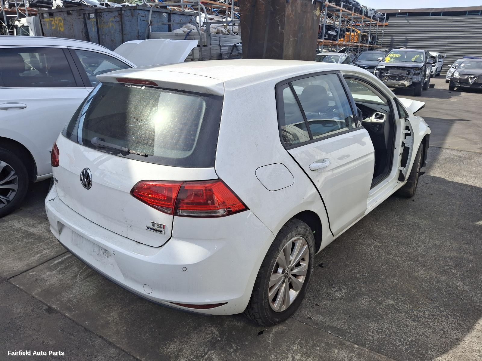 2015 Volkswagen Golf Left Taillight