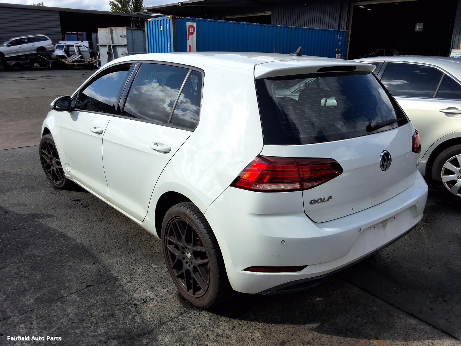 2017 Volkswagen Golf Left Taillight