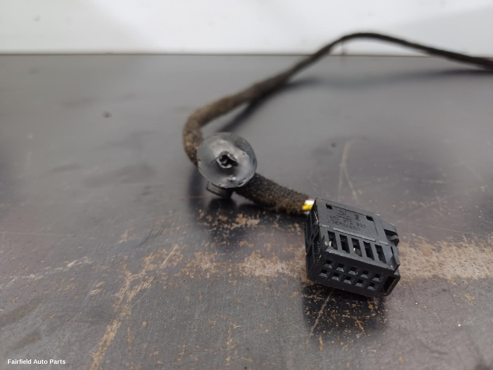 2014-2017 Volkswagen Polo Left Door Mirror