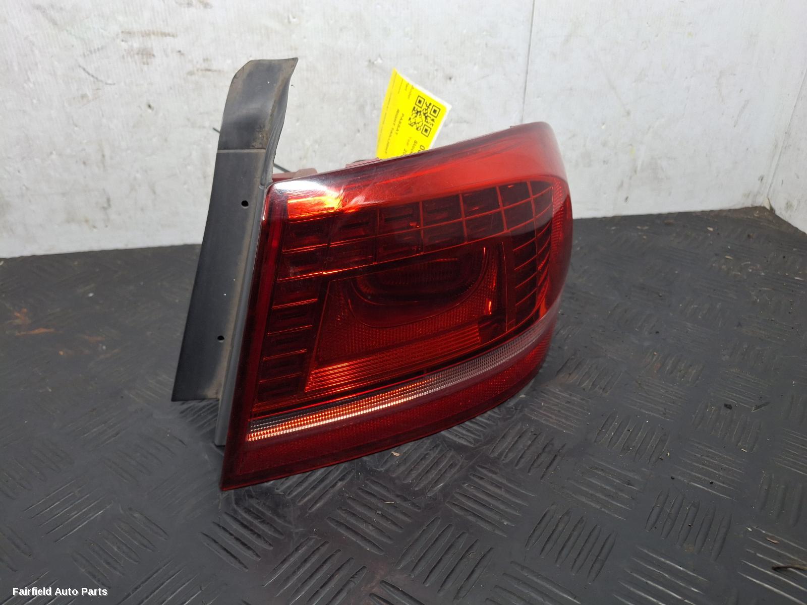 2010-2015 Volkswagen Passat Right Taillight