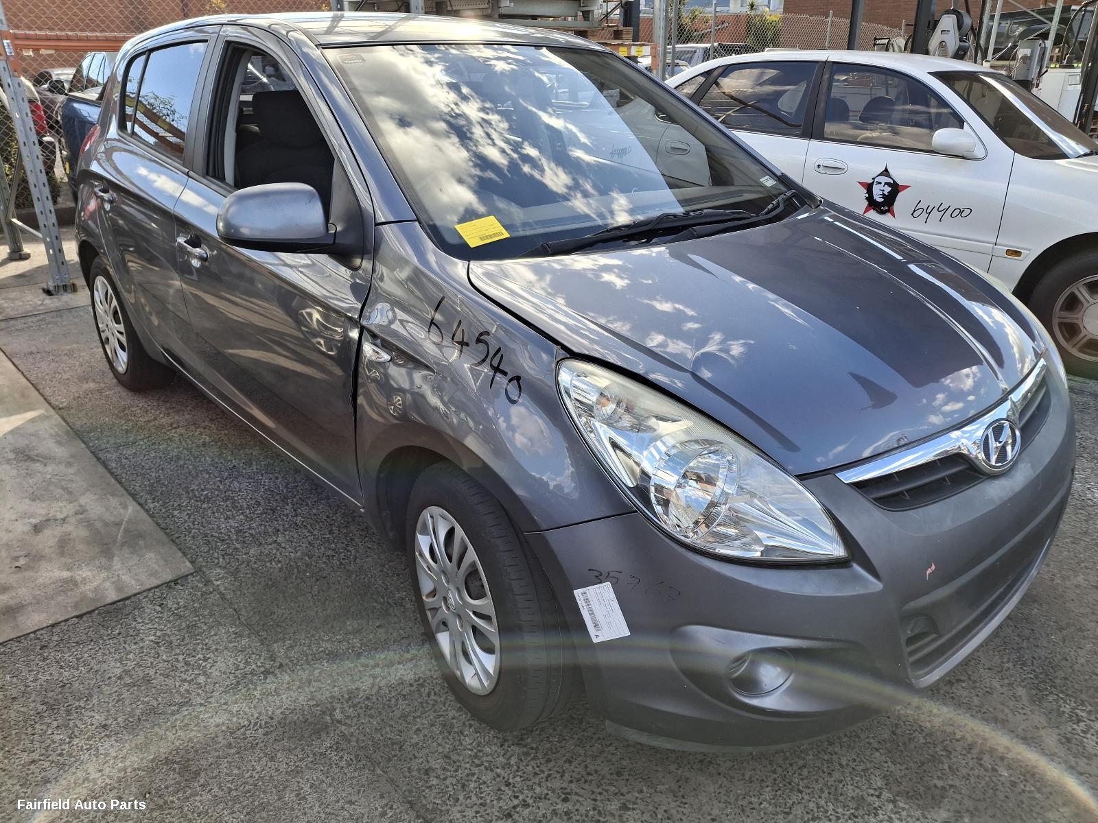 2012 Hyundai I20 Right Rear Door Sliding