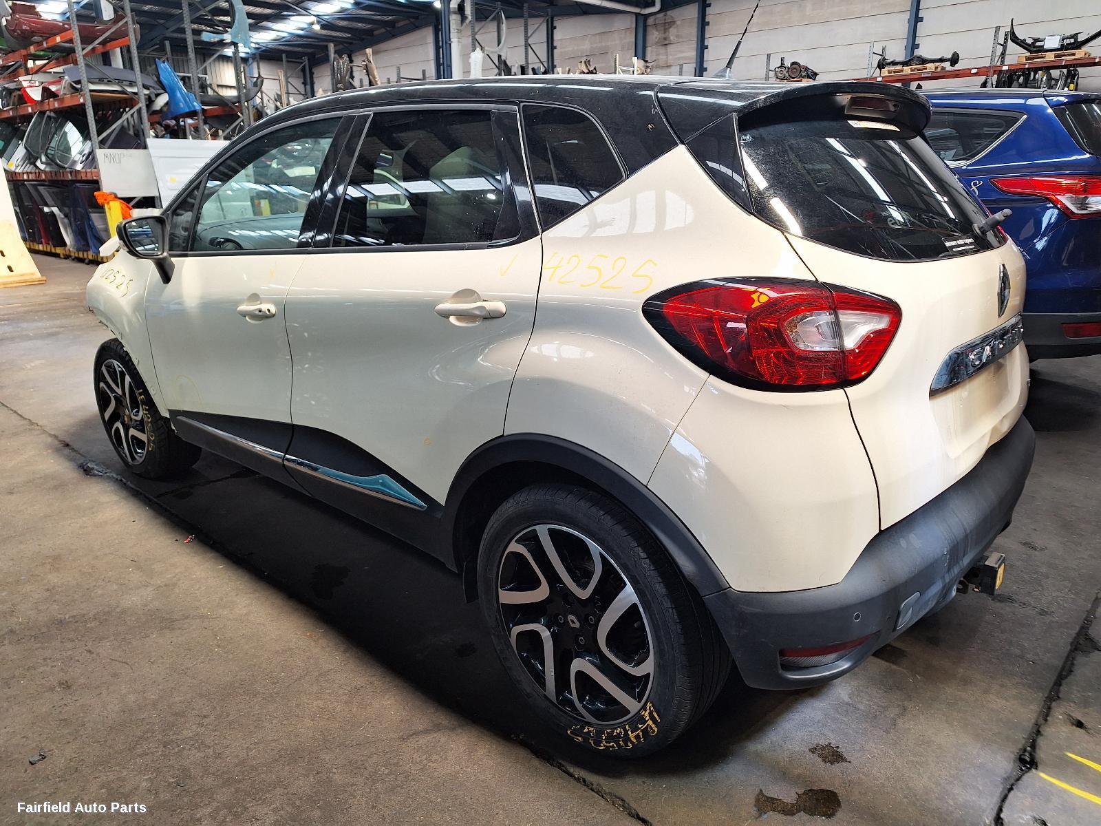 2015 Renault Captur Left Taillight