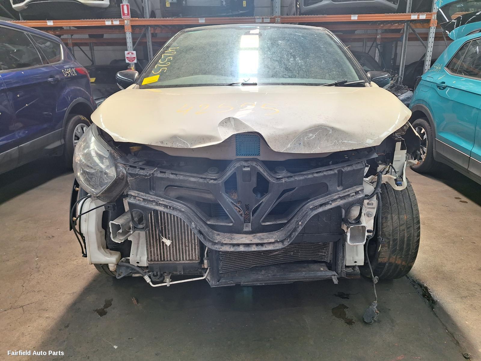 2015 Renault Captur Right Headlamp