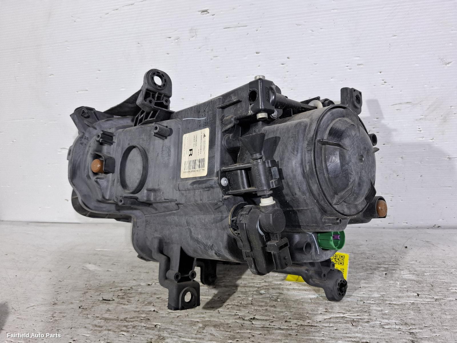 2014-2018 Jeep Cherokee Right Headlamp