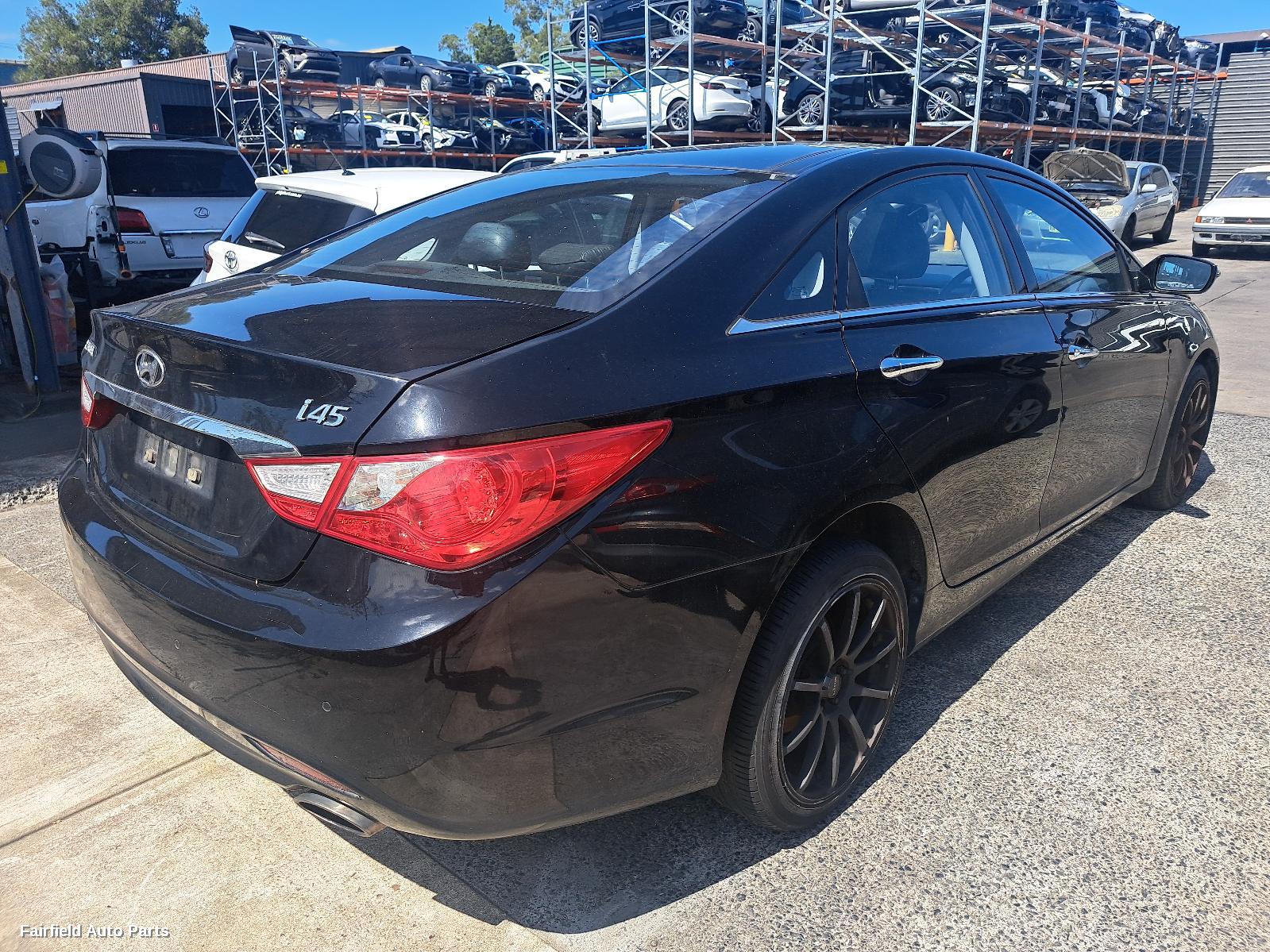 2012 Hyundai I45 Right Taillight