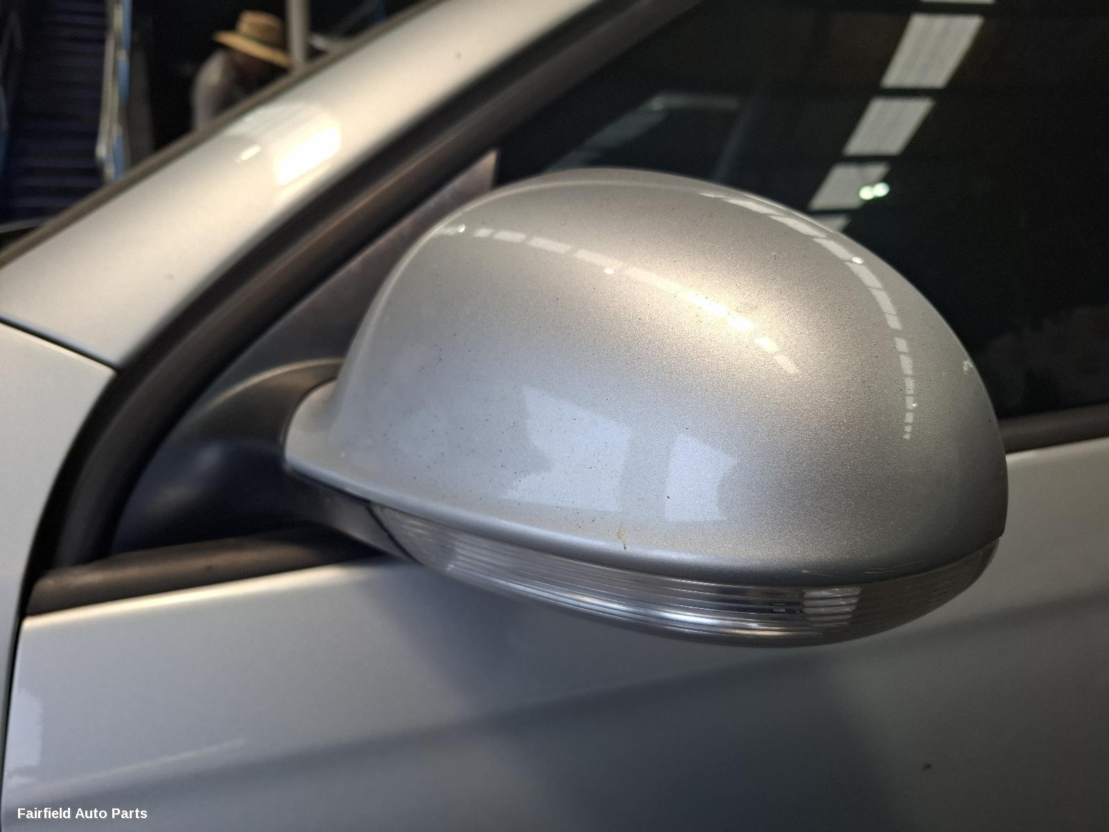 2010 Volkswagen Golf Right Door Mirror