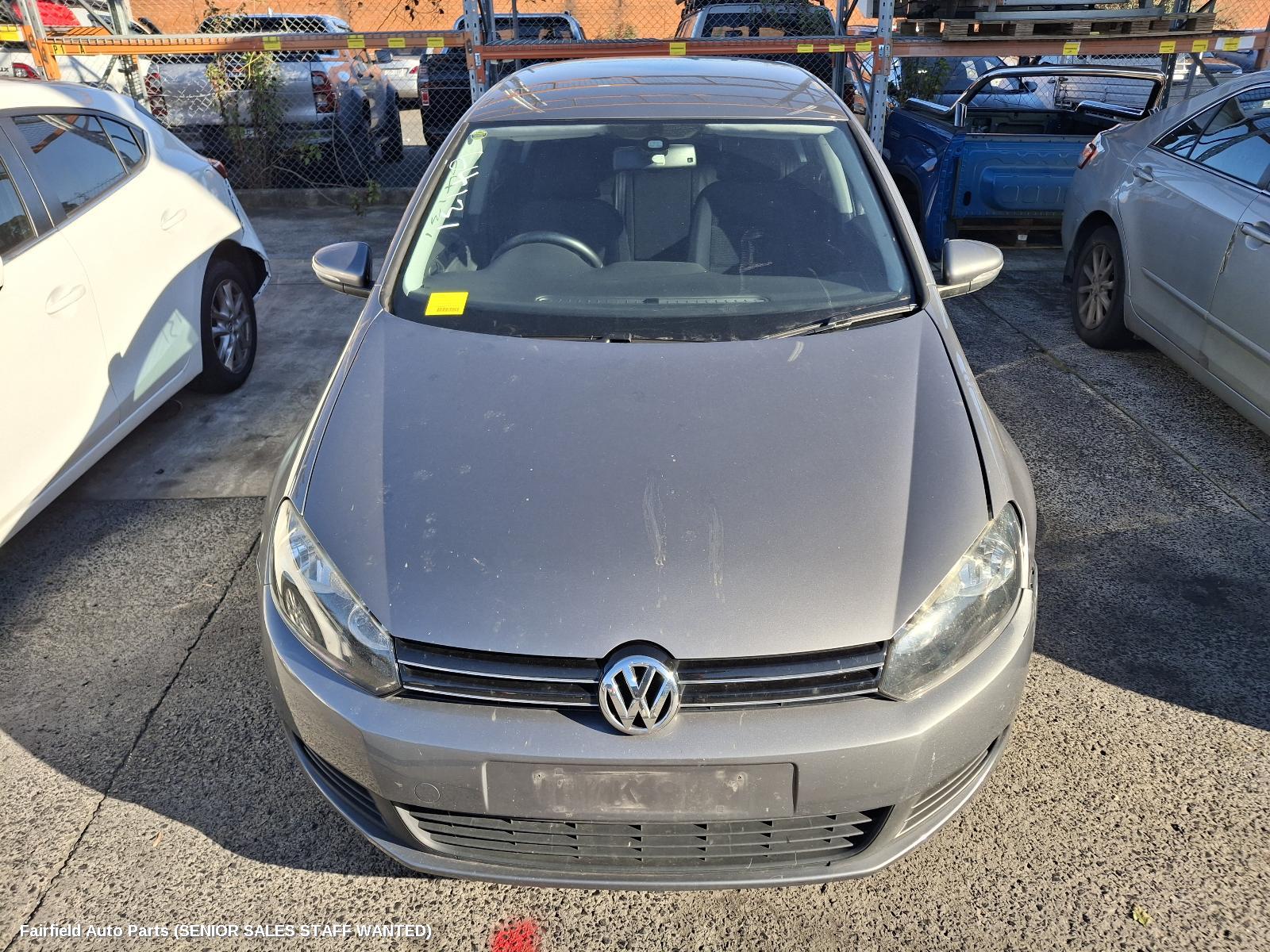 2009 Volkswagen Golf Right Taillight