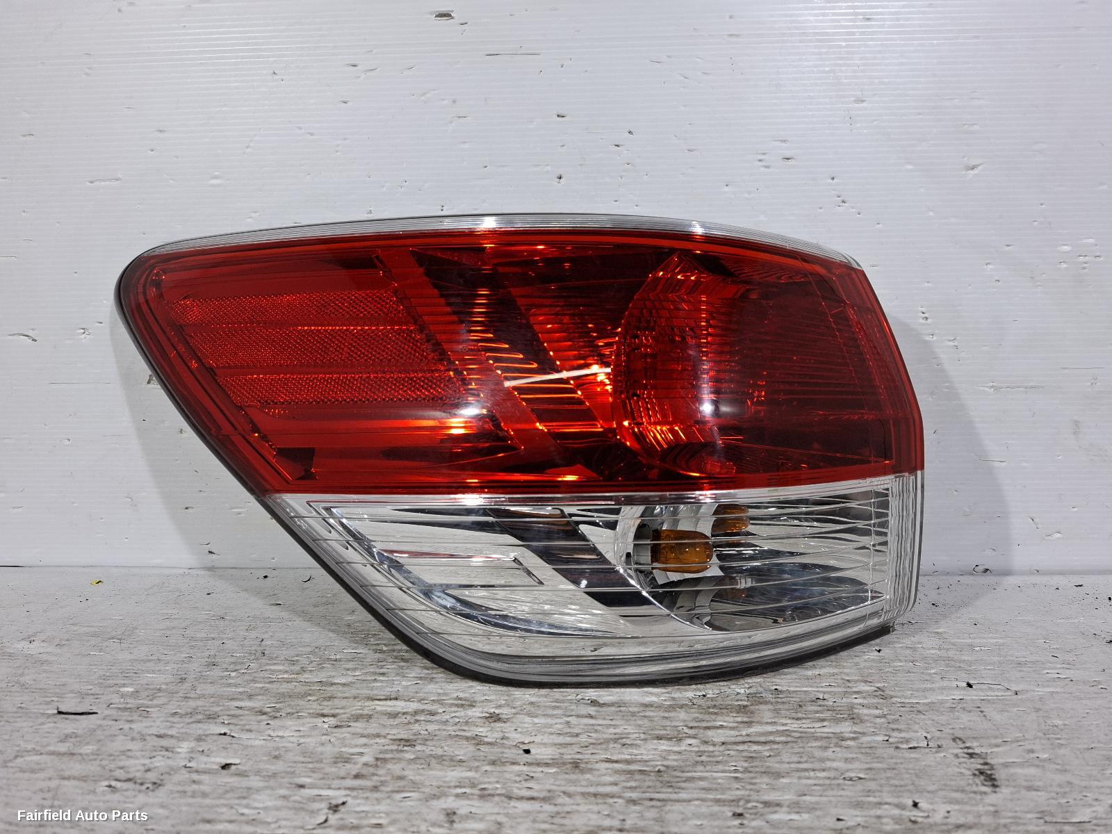 2013-2016 Nissan Pathfinder Left Taillight