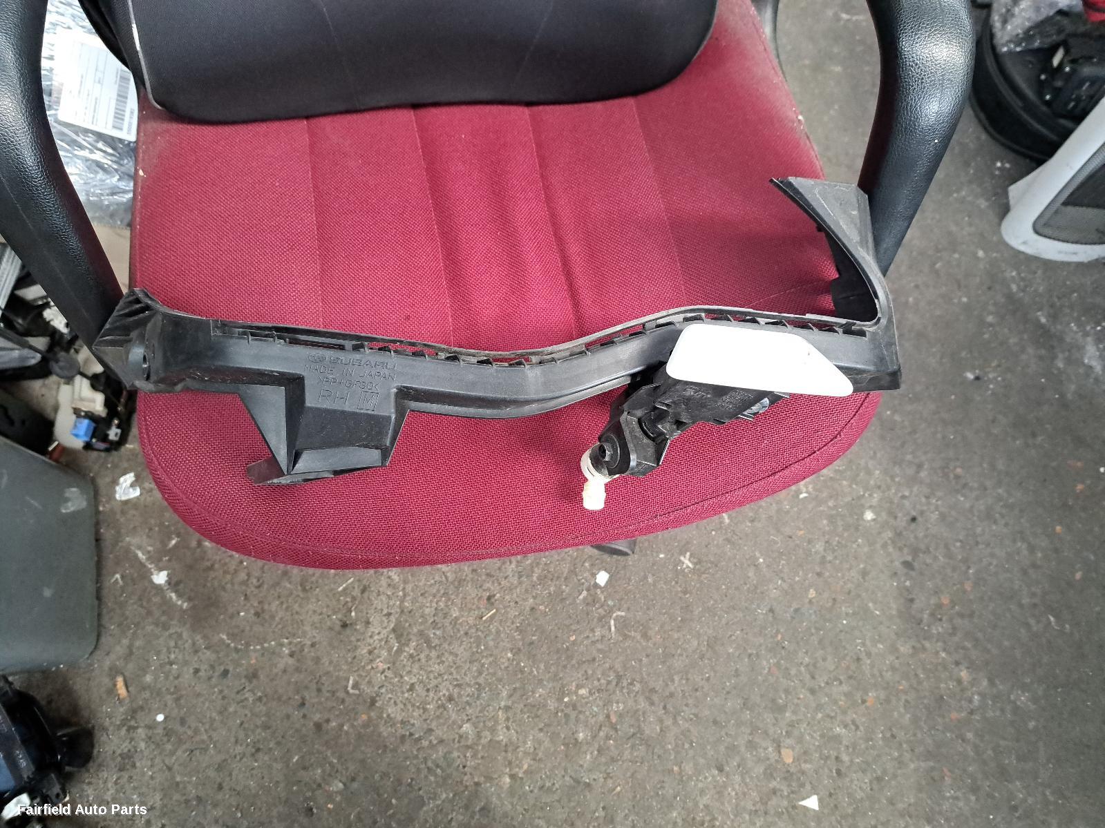 2011-2017 Subaru Xv Right Headlight Surround