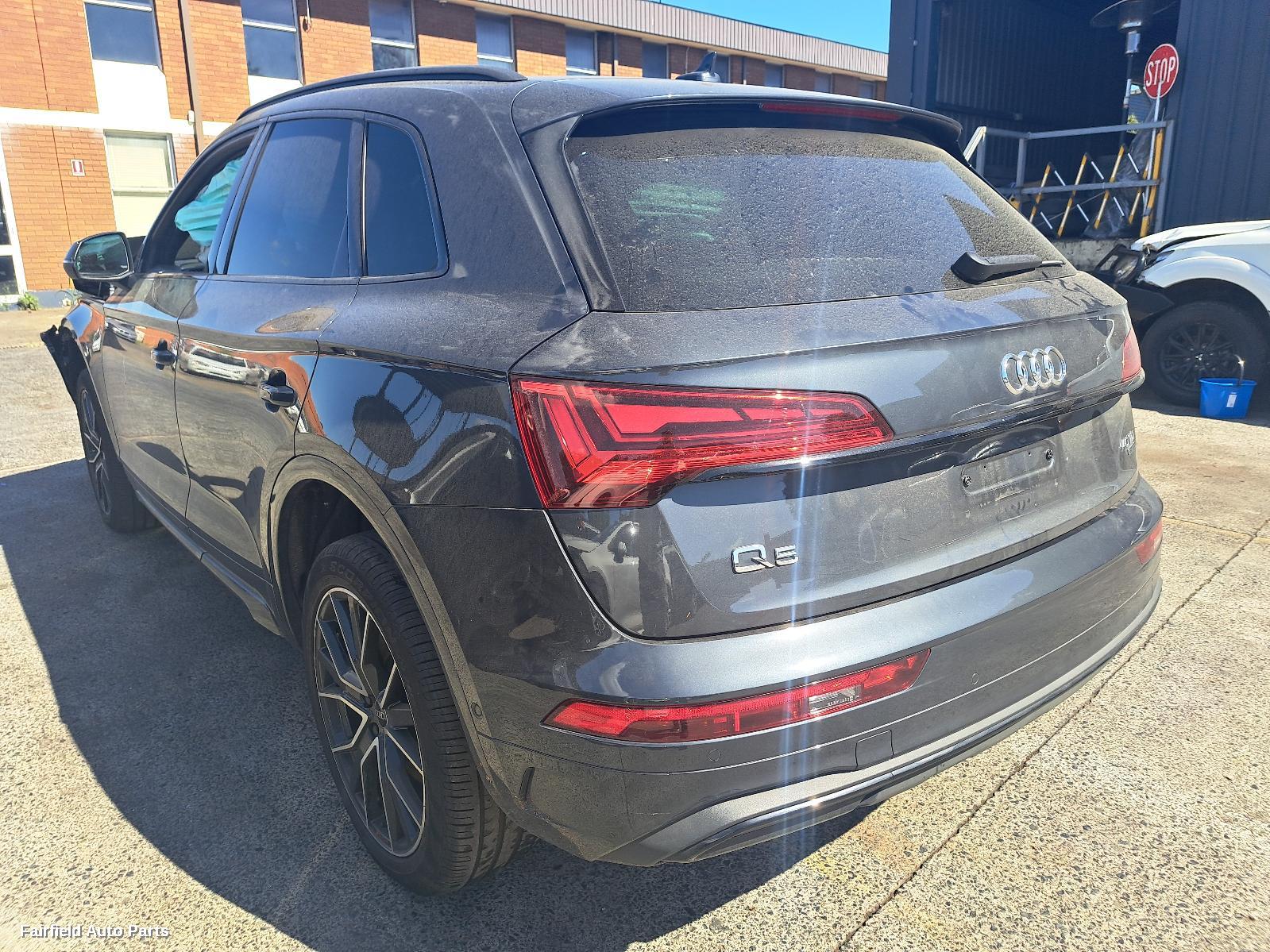 2017-2025 Audi Q5 Glove Box