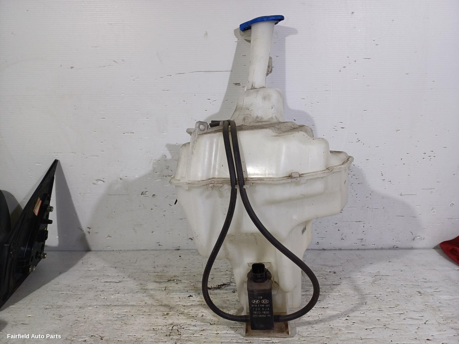 2011-2019 Hyundai Accent Washer Bottle