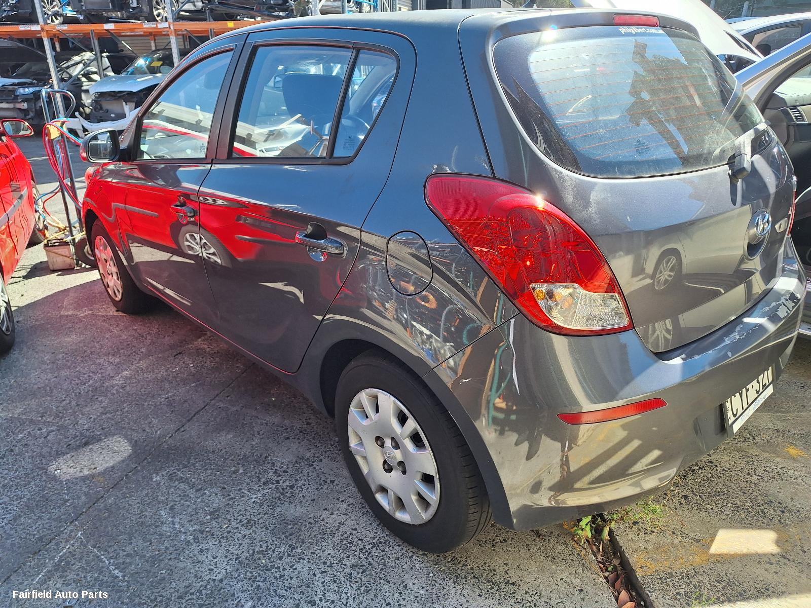 2012-2015 Hyundai I20 Left Guard