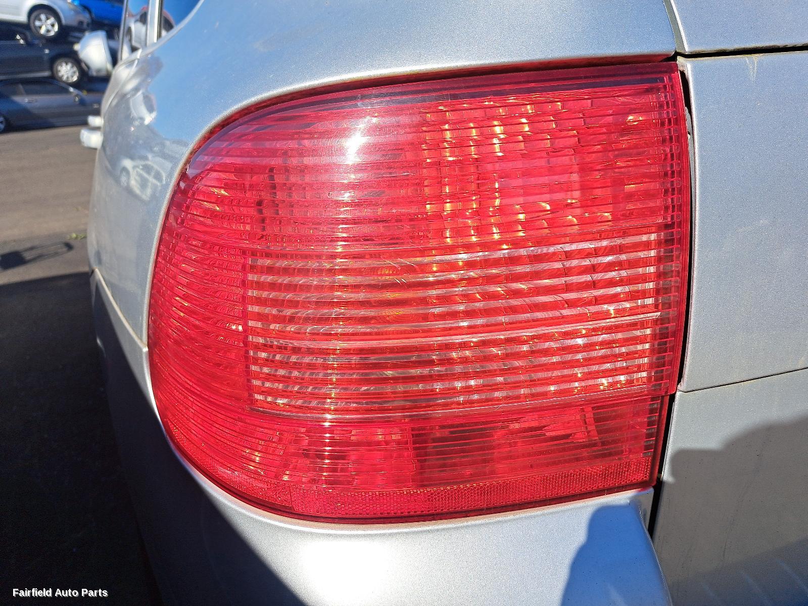 2004 Porsche Cayenne Right Headlamp