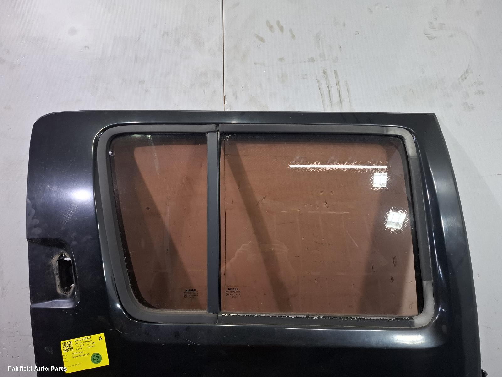 2005-2013 Nissan Pathfinder Right Rear Door Sliding
