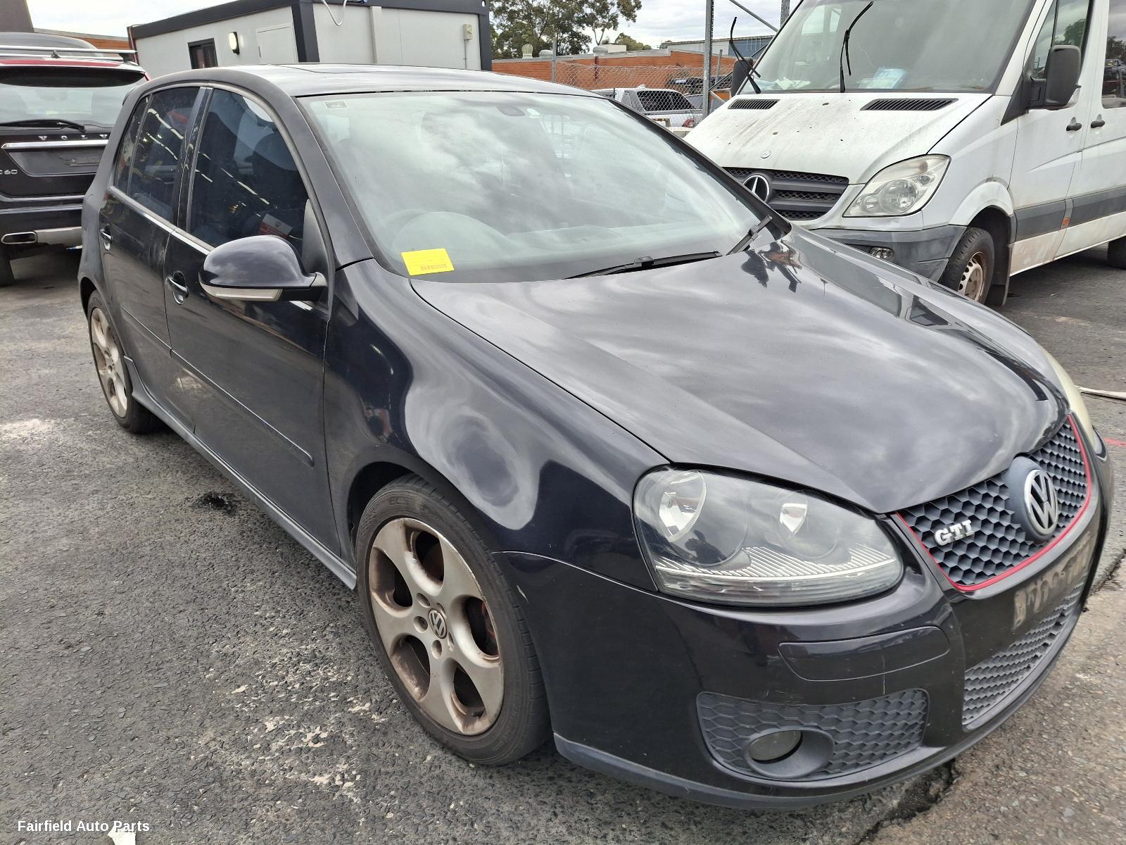 2008 Volkswagen Golf Right Front Hub Assembly