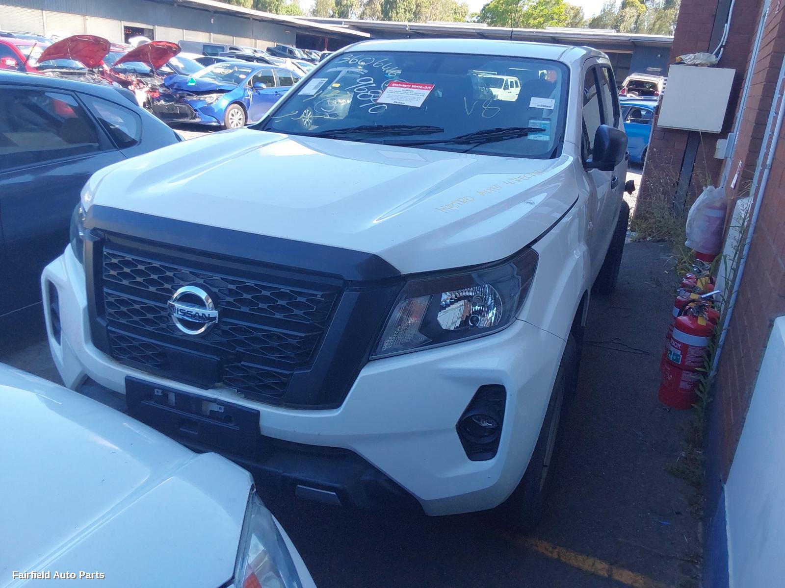 2021 Nissan Navara Sunvisor