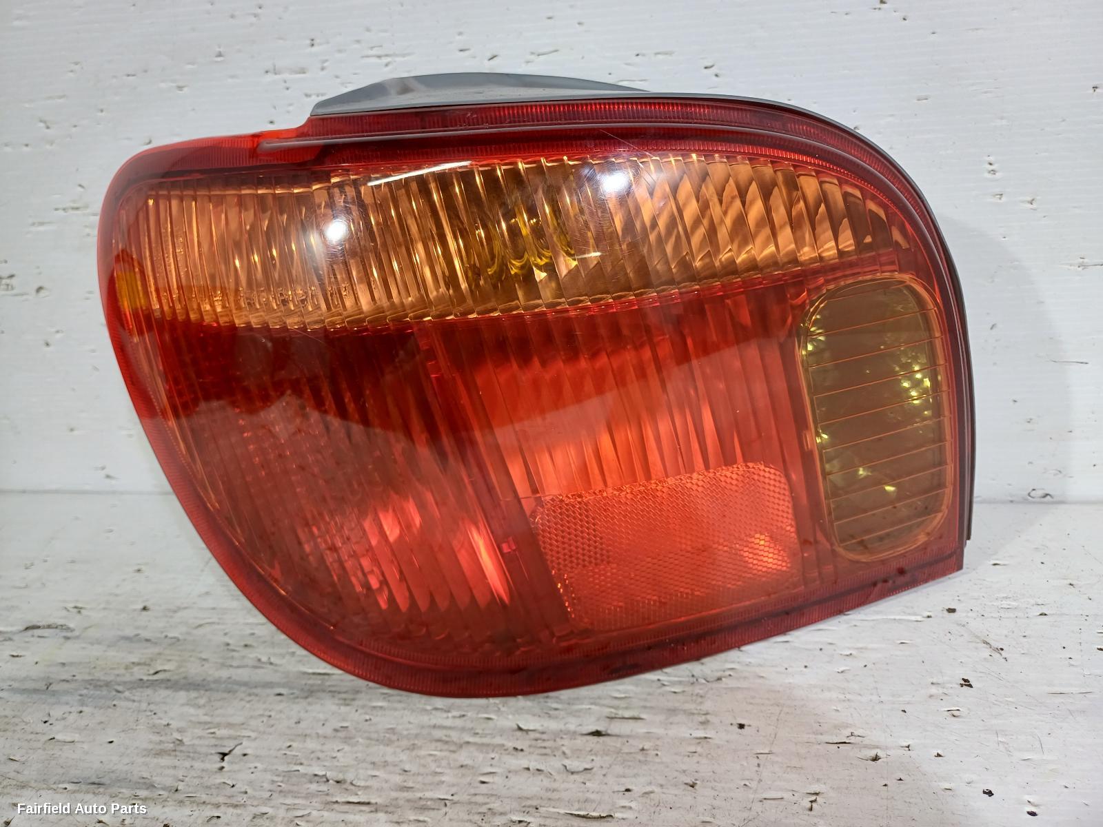 2002-2005 Toyota Echo Left Taillight