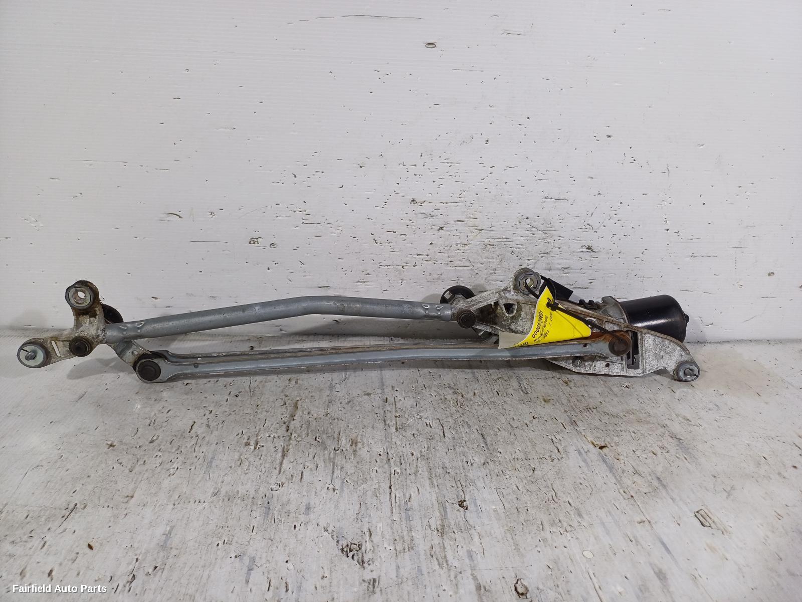 2007-2014 Nissan Dualis Wiper Motor