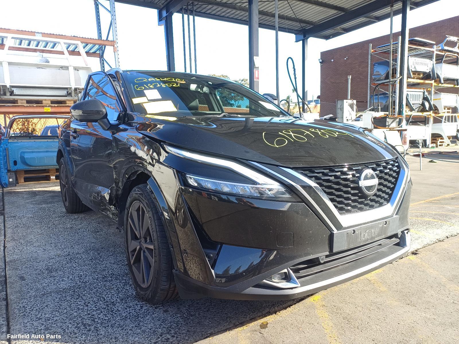 2023 Nissan Qashqai Left Taillight