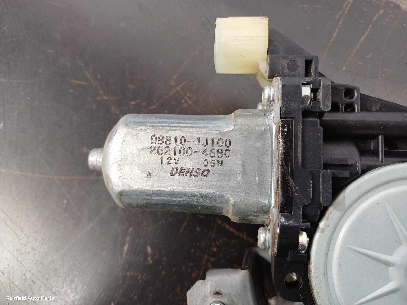 2010-2015 Hyundai I20 Left Front Window Reg Motor