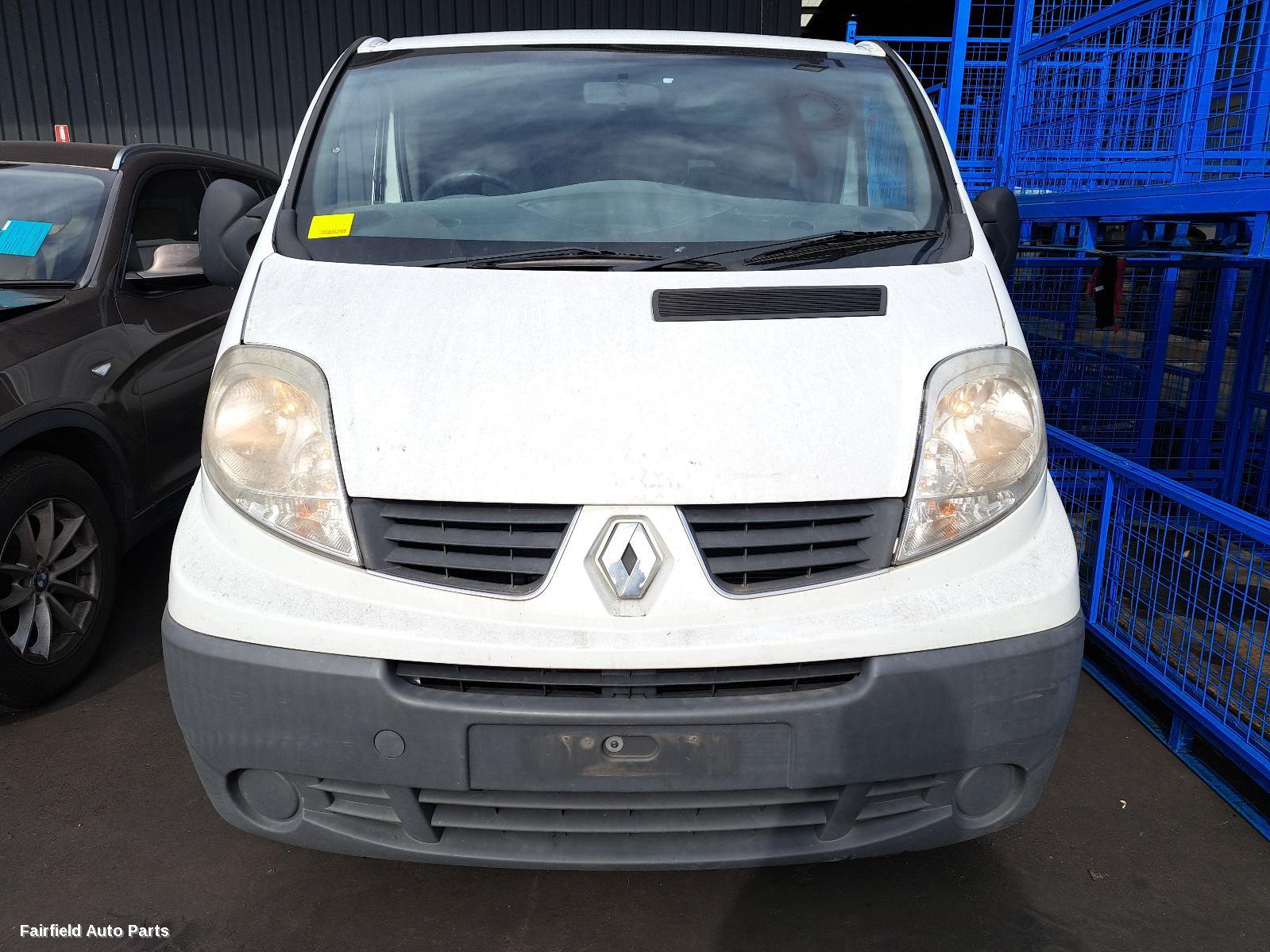 2014 Renault Trafic Left Front Door